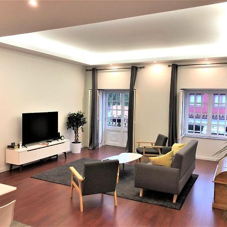 Charm City Center Apt 140M2 & Free Parking Apartment Брага Екстериор снимка