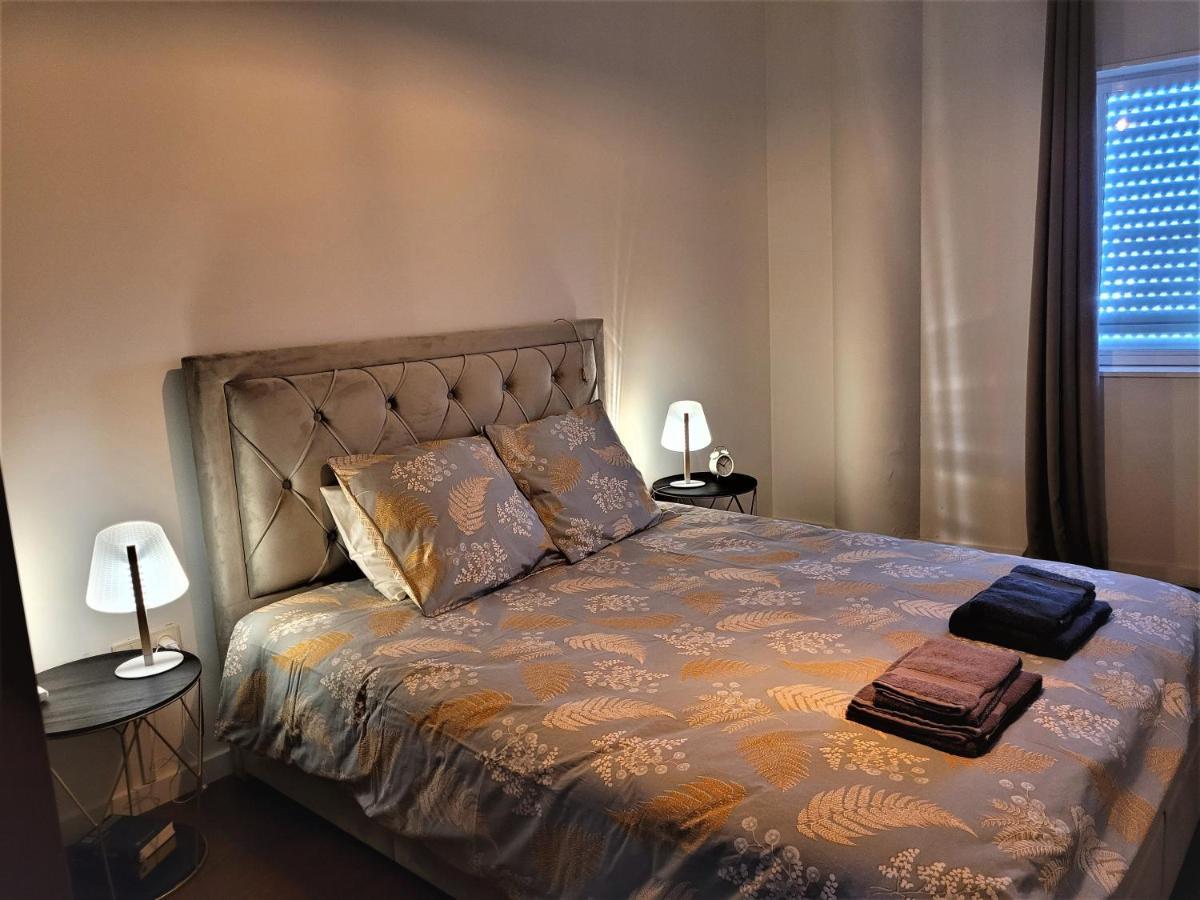 Charm City Center Apt 140M2 & Free Parking Apartment Брага Екстериор снимка