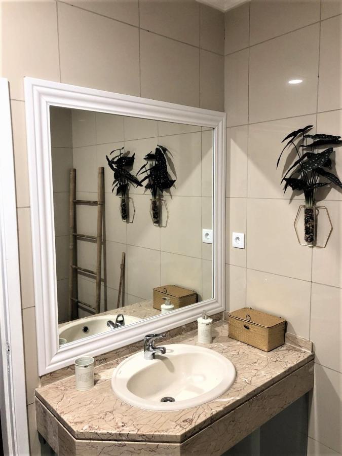 Charm City Center Apt 140M2 & Free Parking Apartment Брага Екстериор снимка